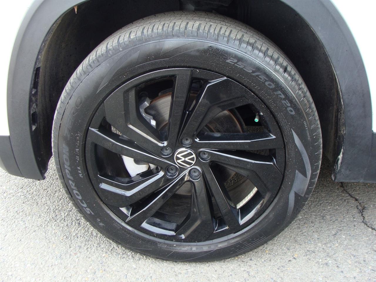 Volkswagen Atlas 3.6L V6 SE w/Technology FWD 2022