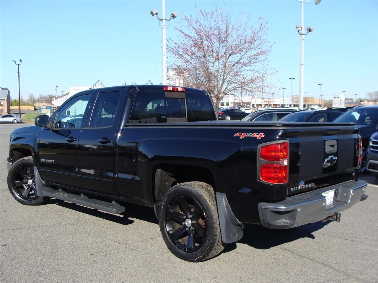 Chevrolet Silverado 1500 4WD Double Cab 143.5" LT w/1LT 2015