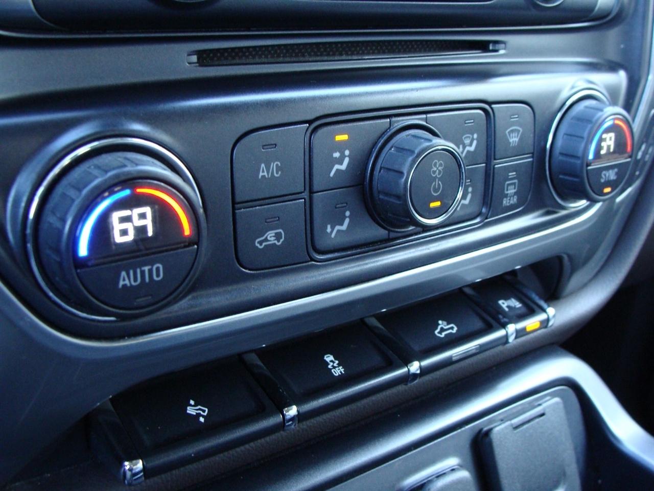 Chevrolet Silverado 1500 4WD Double Cab 143.5" LT w/1LT 2015