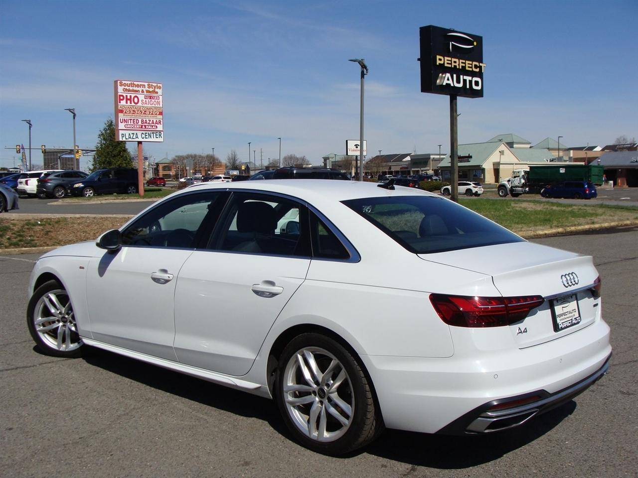 Audi A4 Sedan S line Premium 45 TFSI quattro 2023