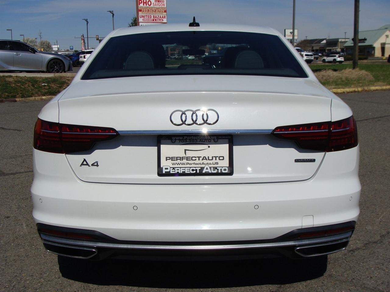 Audi A4 Sedan S line Premium 45 TFSI quattro 2023