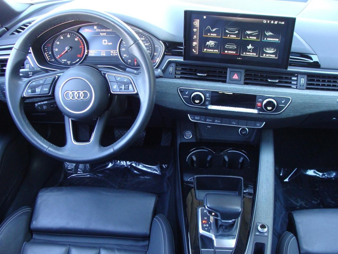 Audi A4 Sedan S line Premium 45 TFSI quattro 2023