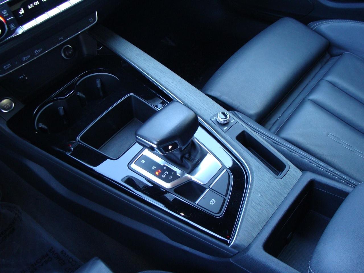 Audi A4 Sedan S line Premium 45 TFSI quattro 2023