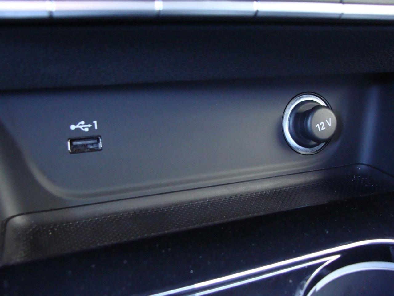 Audi A4 Sedan S line Premium 45 TFSI quattro 2023