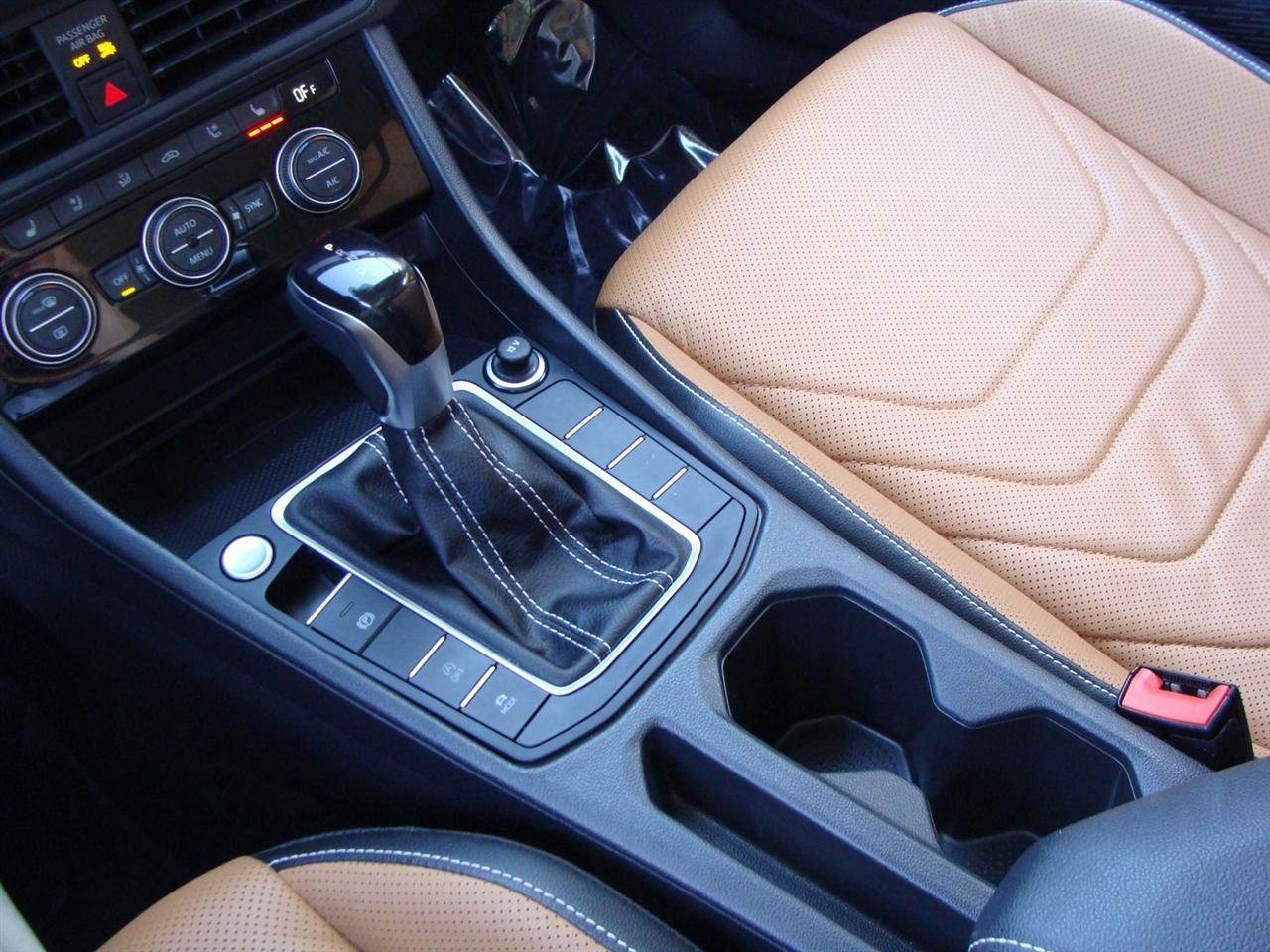 Volkswagen Jetta SEL Auto 2024