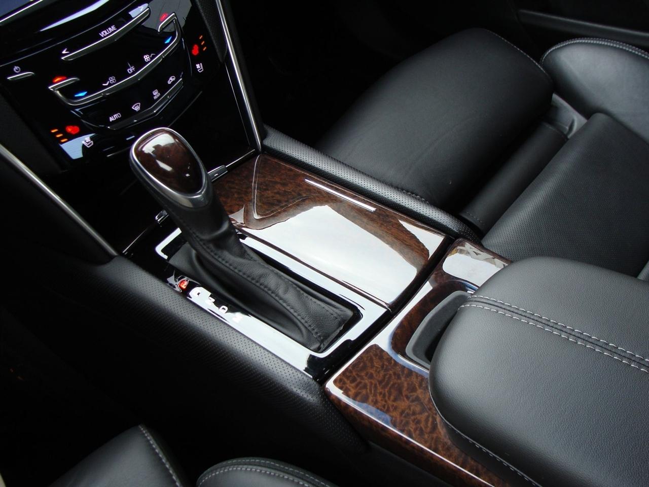 Cadillac XTS 4dr Sdn Premium AWD 2014