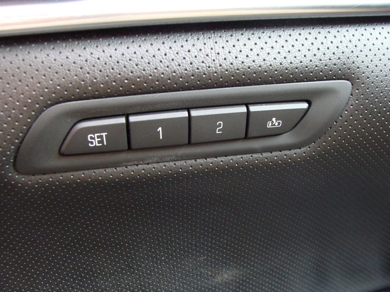 Cadillac XTS 4dr Sdn Premium AWD 2014