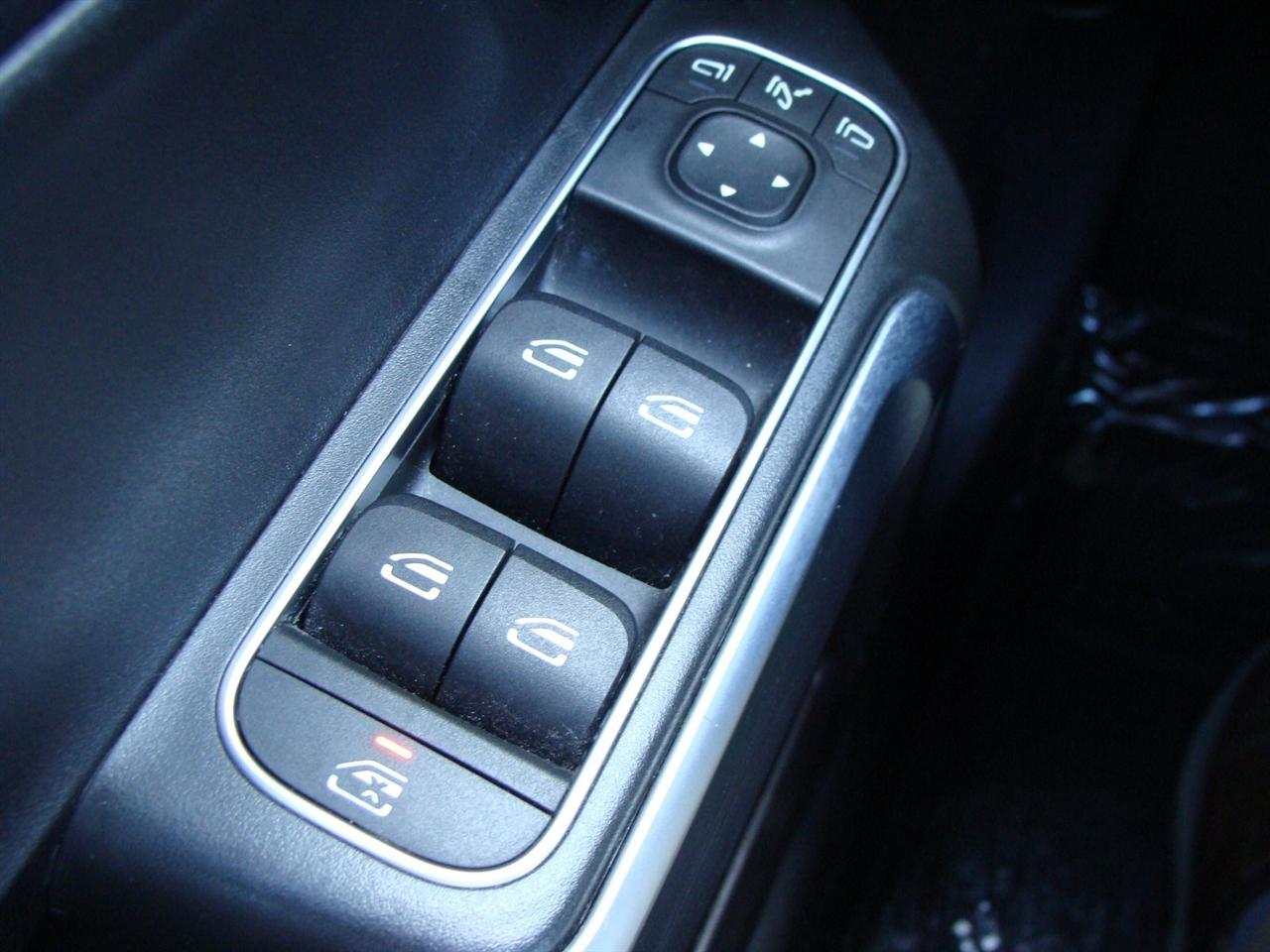 Mercedes-Benz GLB GLB 250 4MATIC SUV 2020