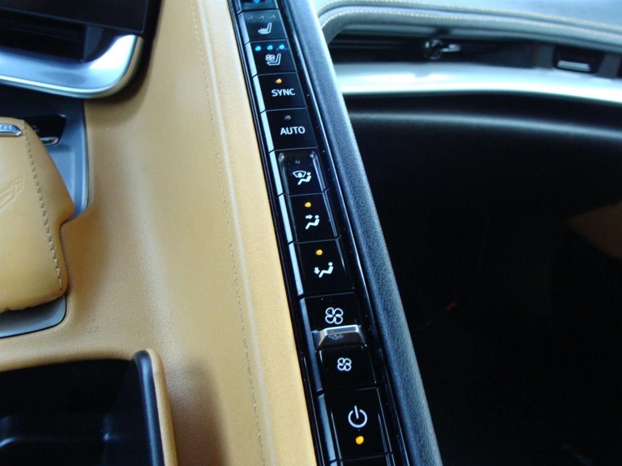 Chevrolet Corvette 2dr Stingray Cpe w/2LT 2024