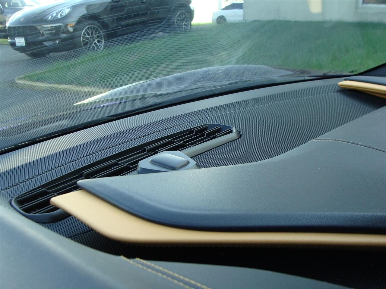 Chevrolet Corvette 2dr Stingray Cpe w/2LT 2024