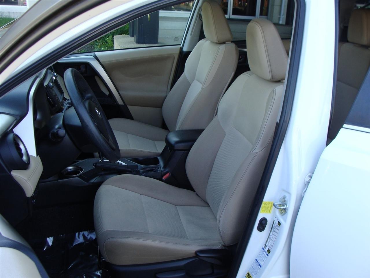 Toyota RAV4 AWD 4dr XLE (Natl) 2013