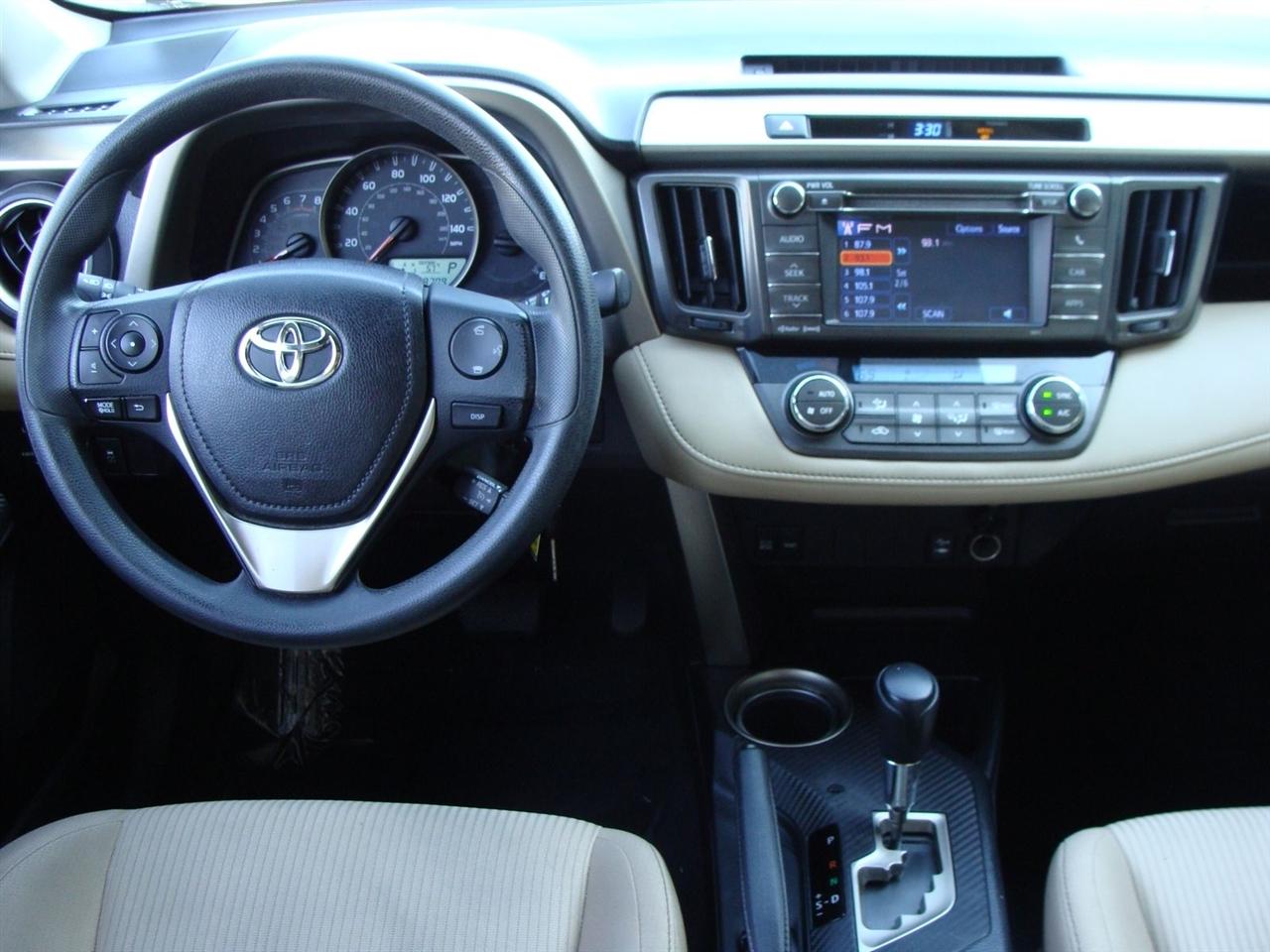 Toyota RAV4 AWD 4dr XLE (Natl) 2013