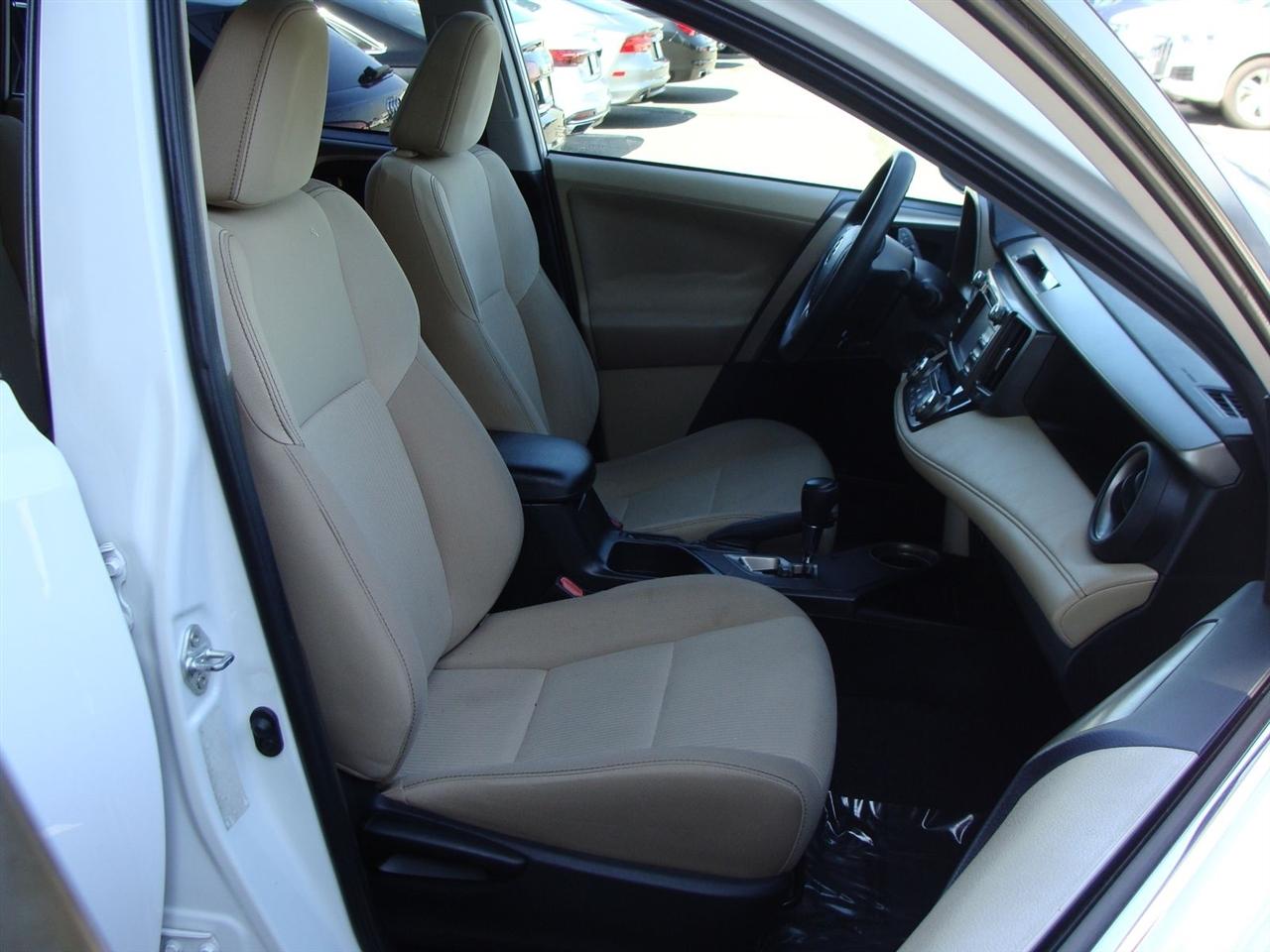 Toyota RAV4 AWD 4dr XLE (Natl) 2013