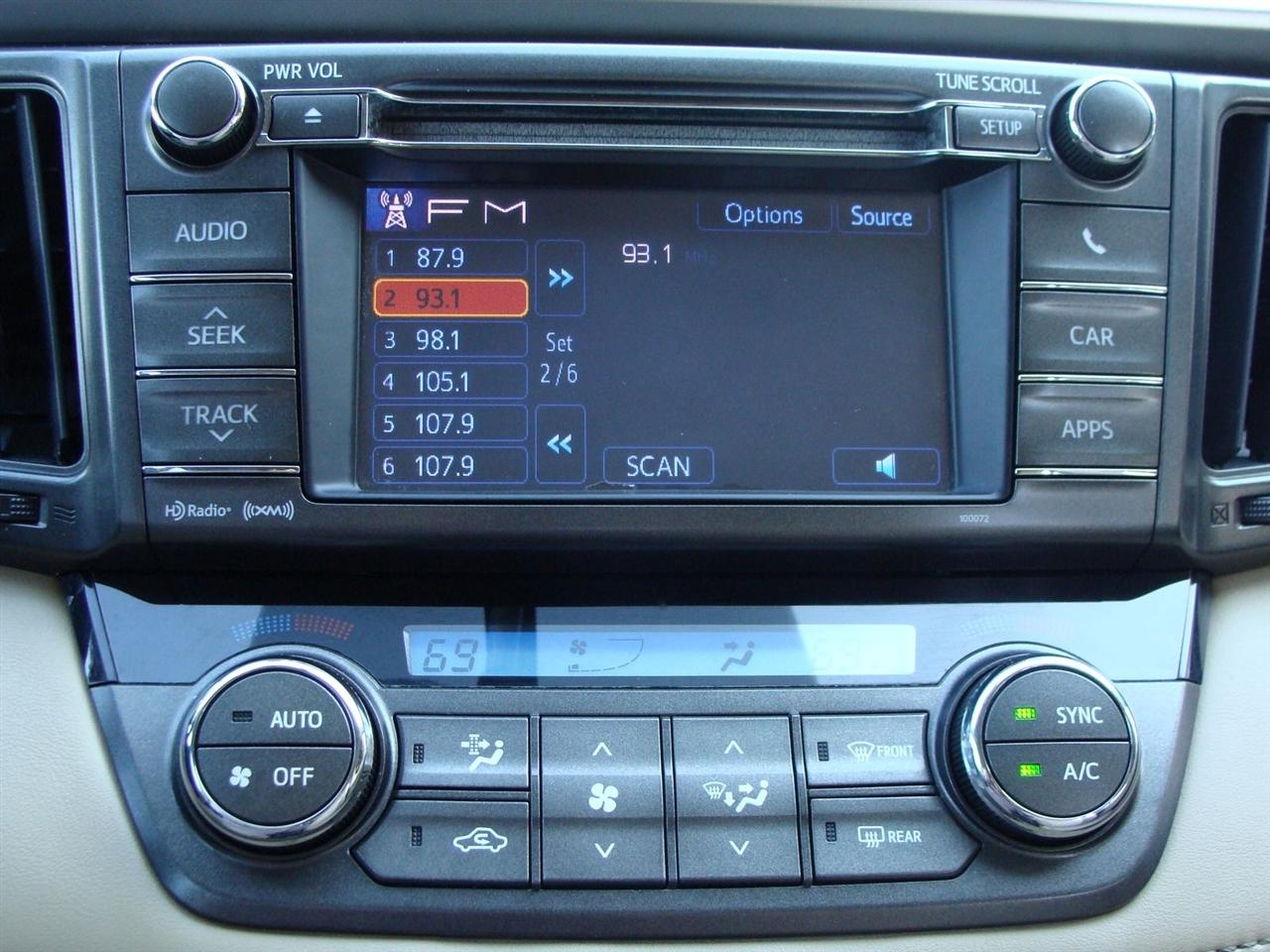 Toyota RAV4 AWD 4dr XLE (Natl) 2013