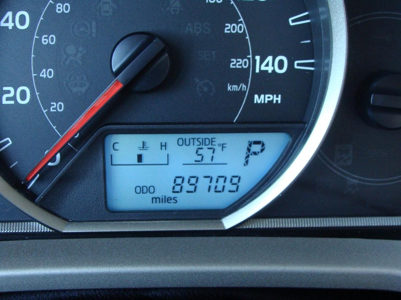 Toyota RAV4 AWD 4dr XLE (Natl) 2013