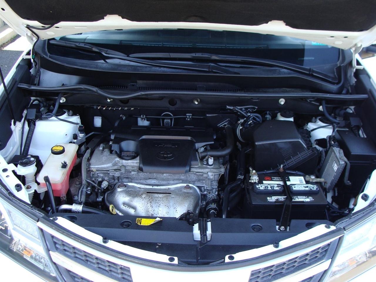 Toyota RAV4 AWD 4dr XLE (Natl) 2013