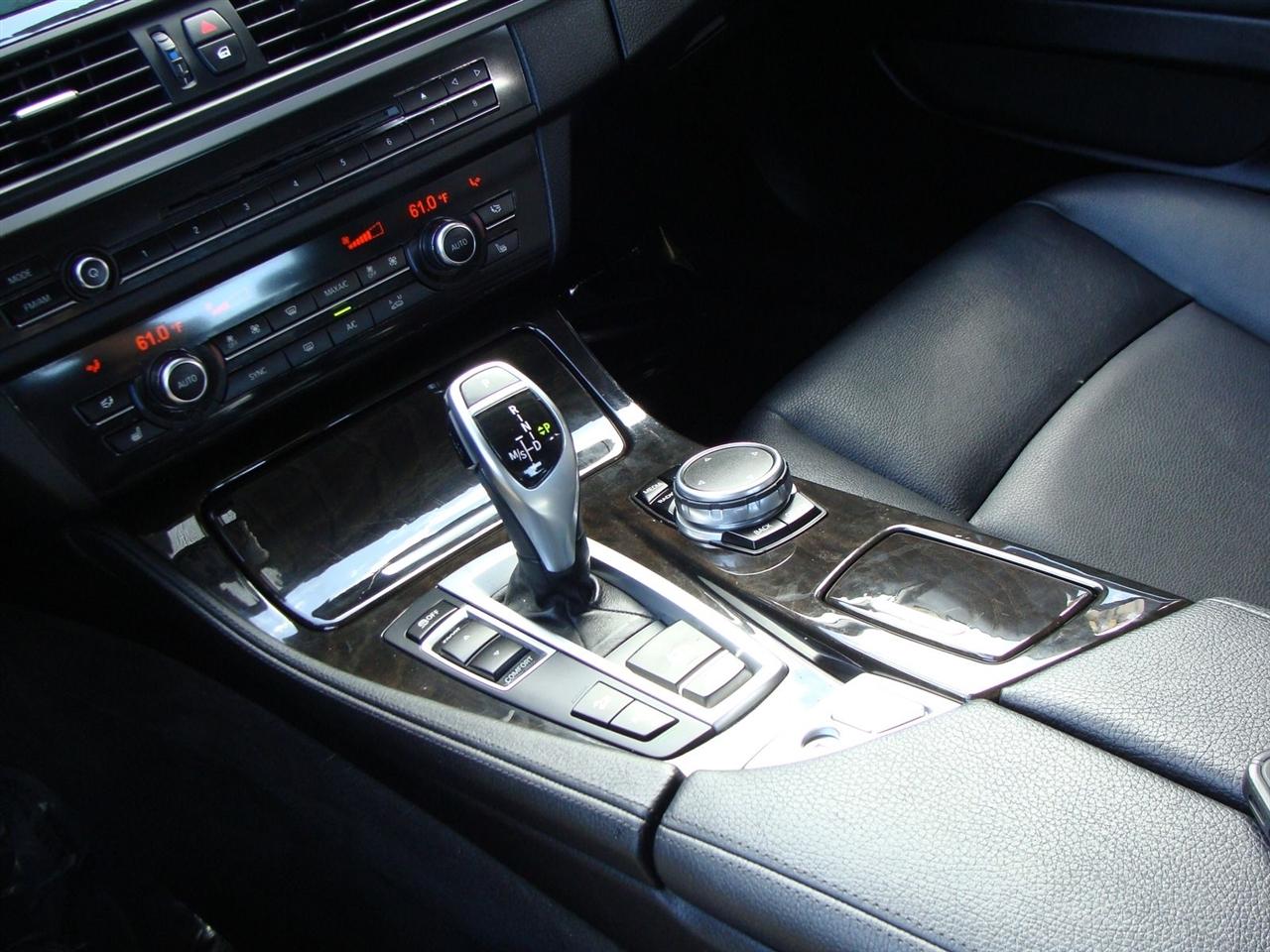 BMW 5 Series 4dr Sdn 528i xDrive AWD 2016