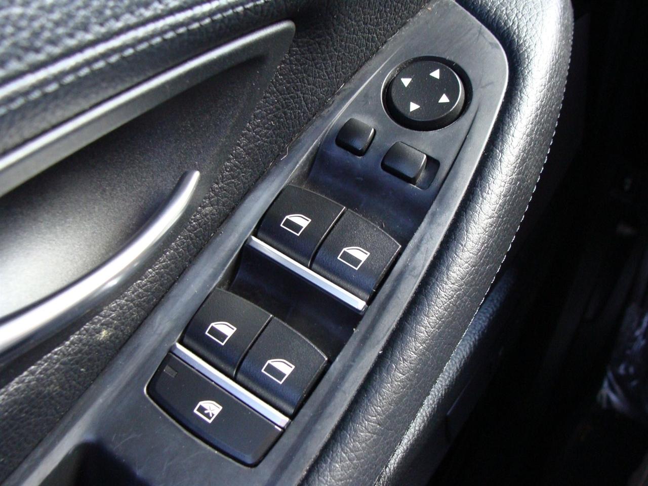 BMW 5 Series 4dr Sdn 528i xDrive AWD 2016