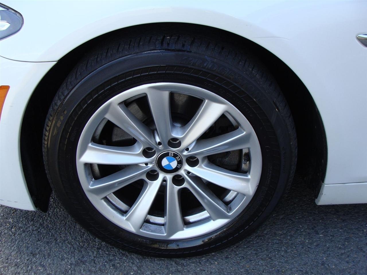 BMW 5 Series 4dr Sdn 528i xDrive AWD 2016