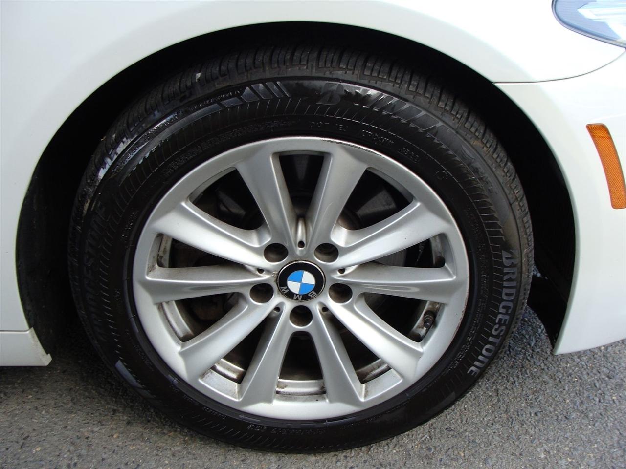 BMW 5 Series 4dr Sdn 528i xDrive AWD 2016