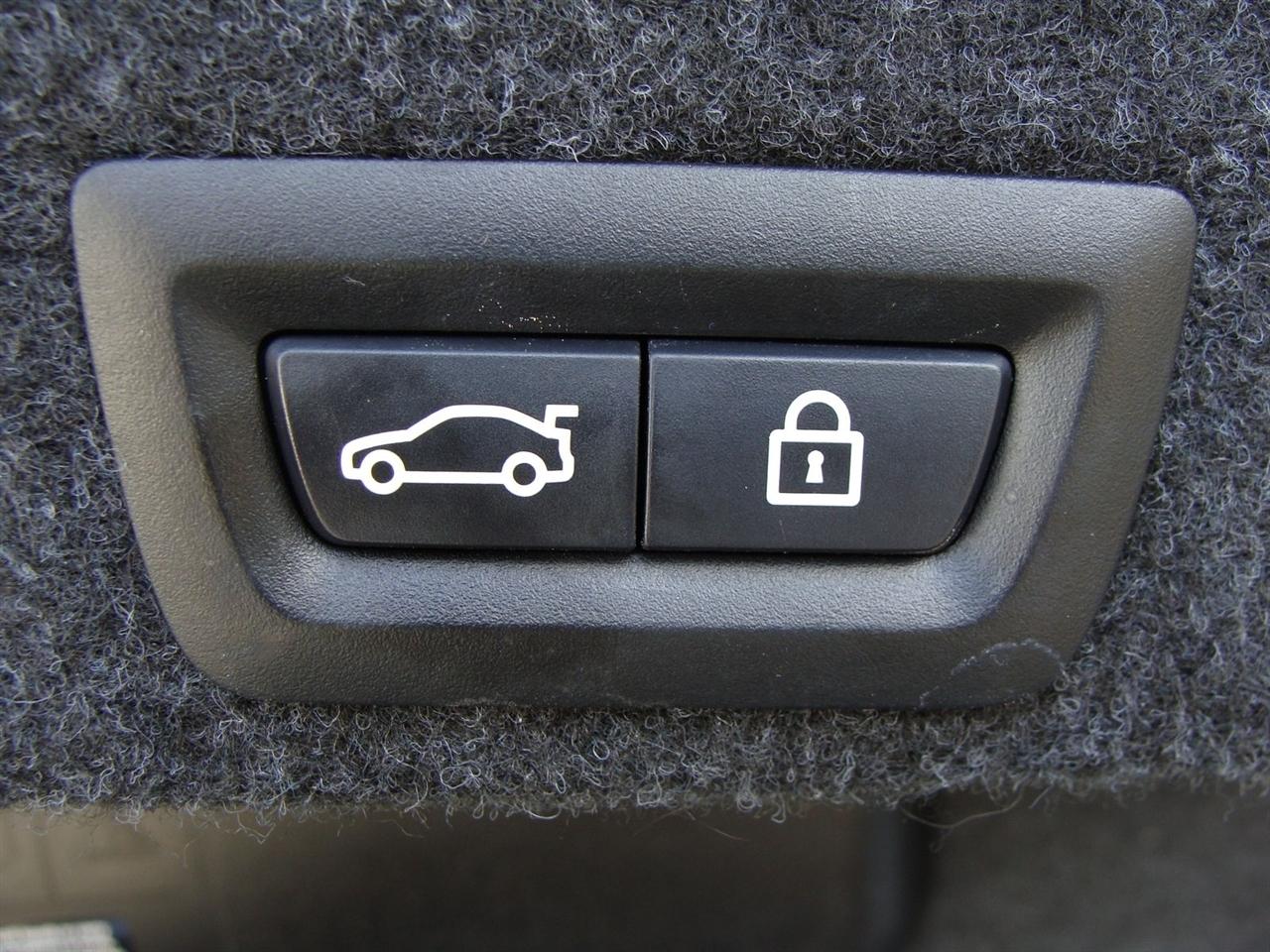 BMW 5 Series 4dr Sdn 528i xDrive AWD 2016