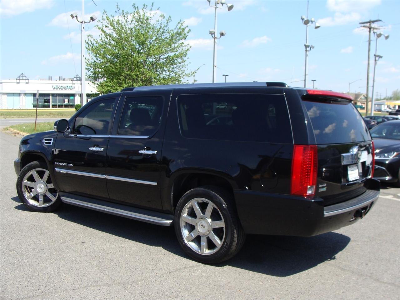 Cadillac Escalade ESV AWD 4dr Luxury 2012