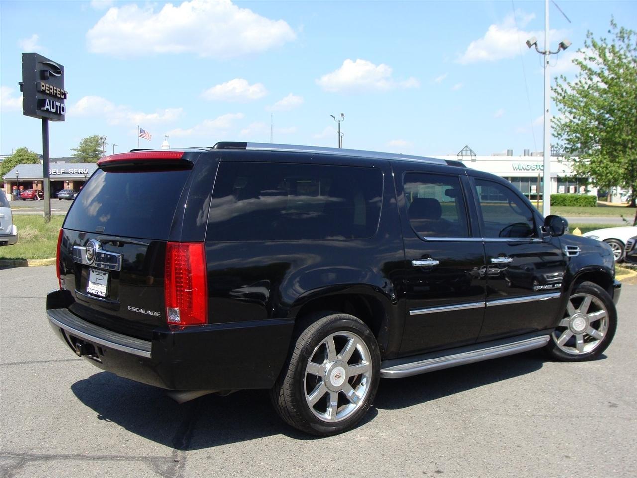 Cadillac Escalade ESV AWD 4dr Luxury 2012