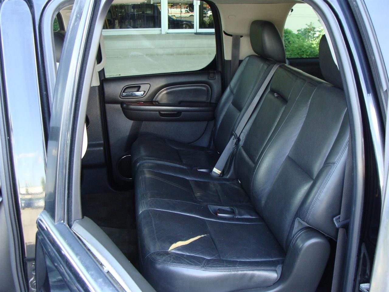 Cadillac Escalade ESV AWD 4dr Luxury 2012