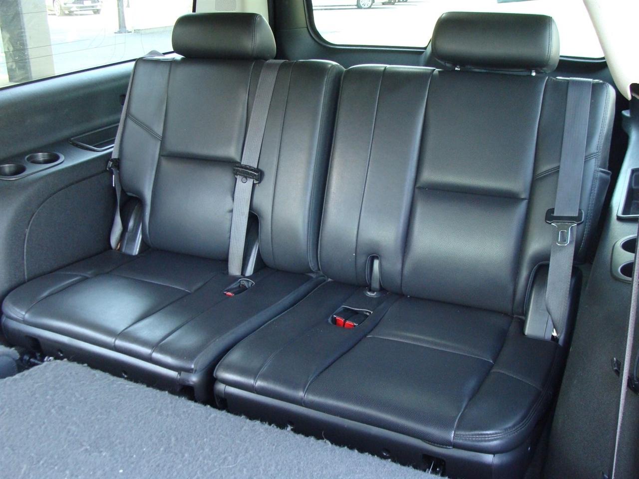 Cadillac Escalade ESV AWD 4dr Luxury 2012