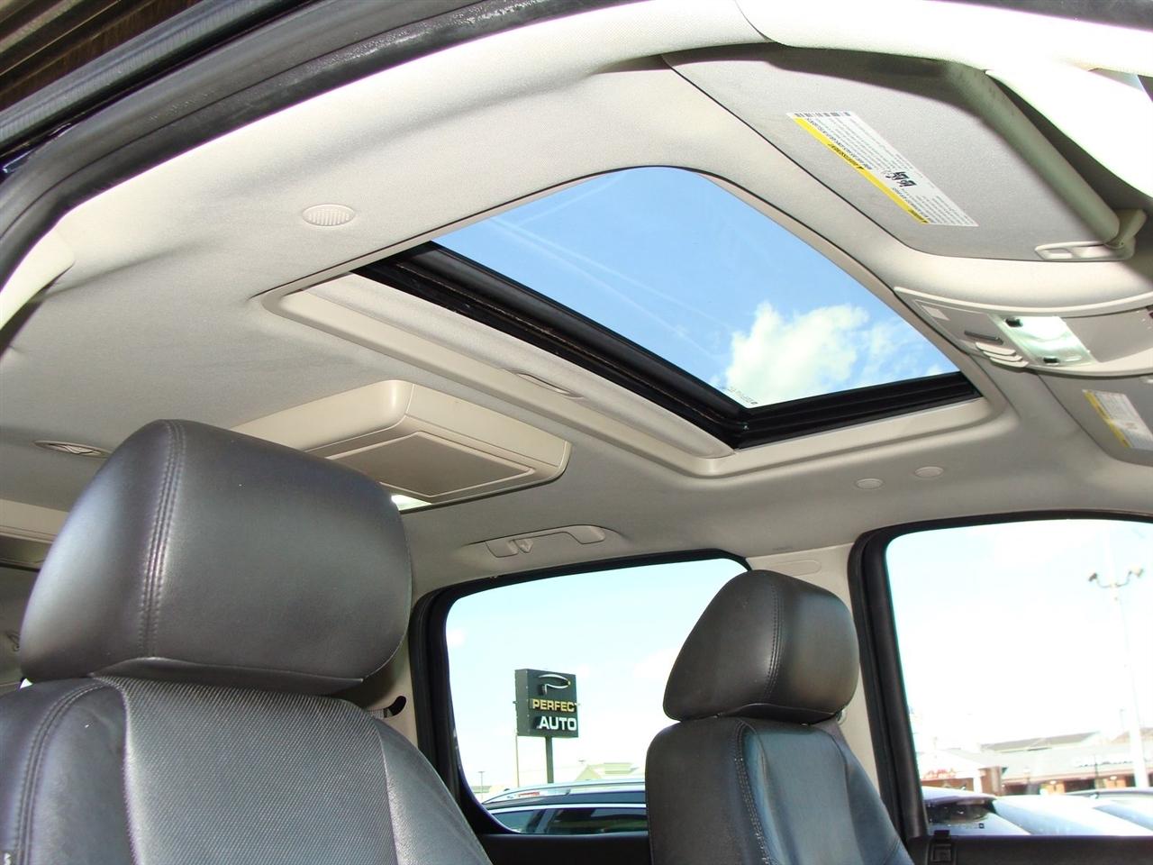 Cadillac Escalade ESV AWD 4dr Luxury 2012