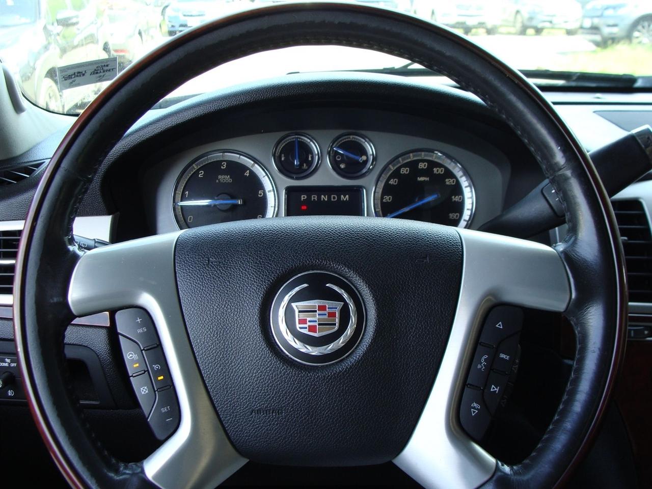 Cadillac Escalade ESV AWD 4dr Luxury 2012