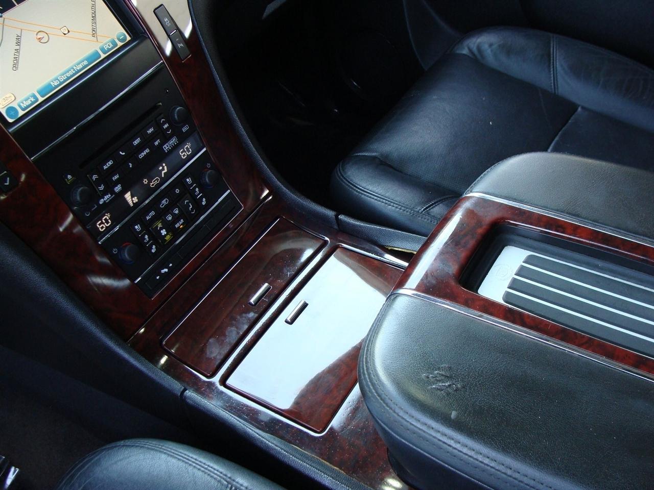 Cadillac Escalade ESV AWD 4dr Luxury 2012