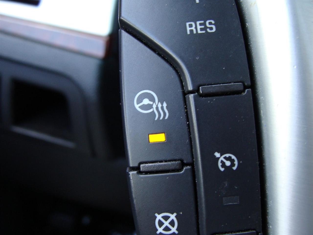 Cadillac Escalade ESV AWD 4dr Luxury 2012