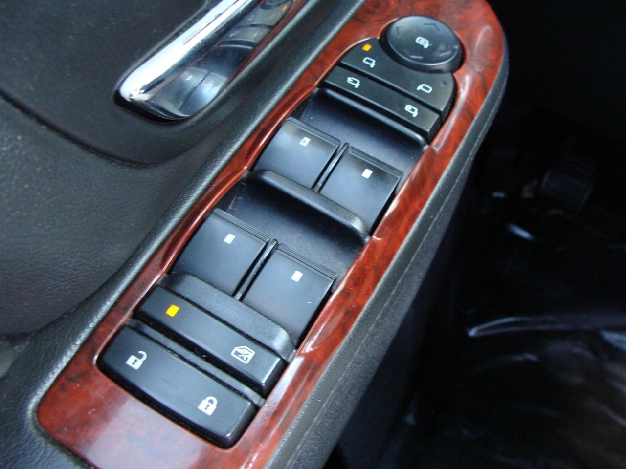 Cadillac Escalade ESV AWD 4dr Luxury 2012