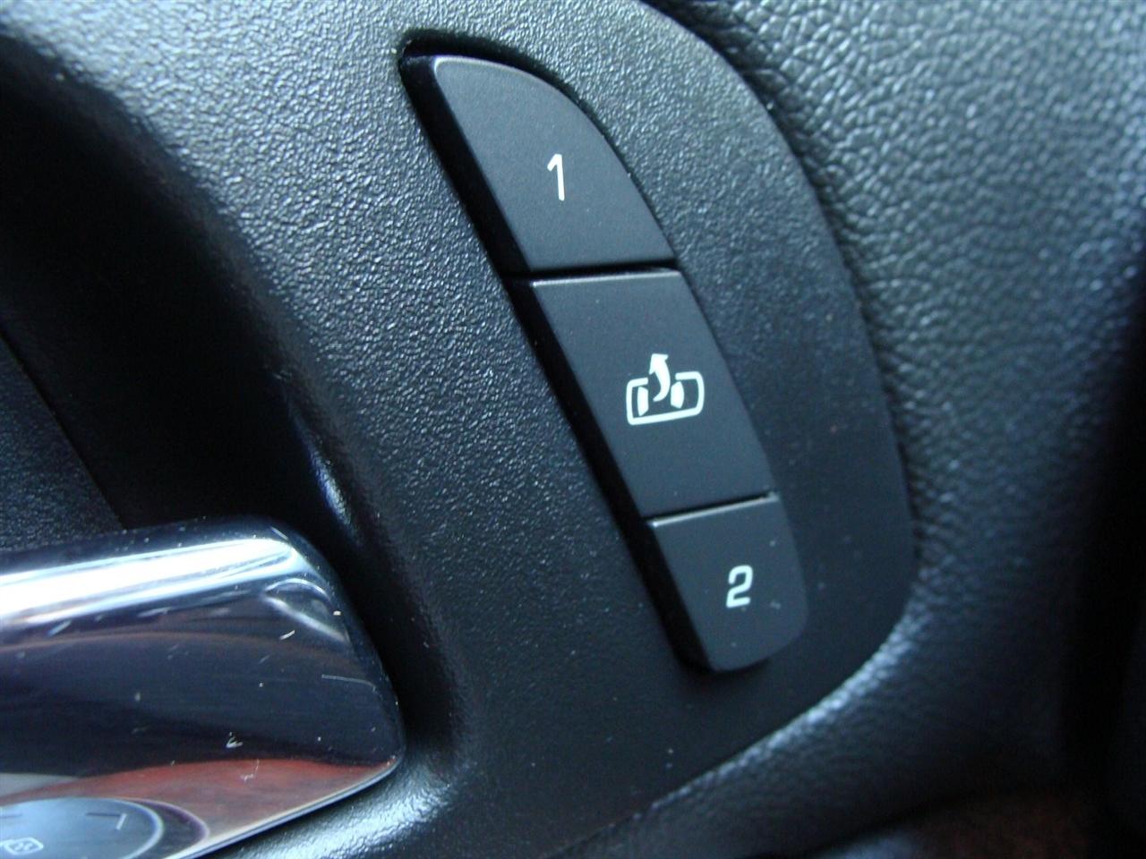 Cadillac Escalade ESV AWD 4dr Luxury 2012