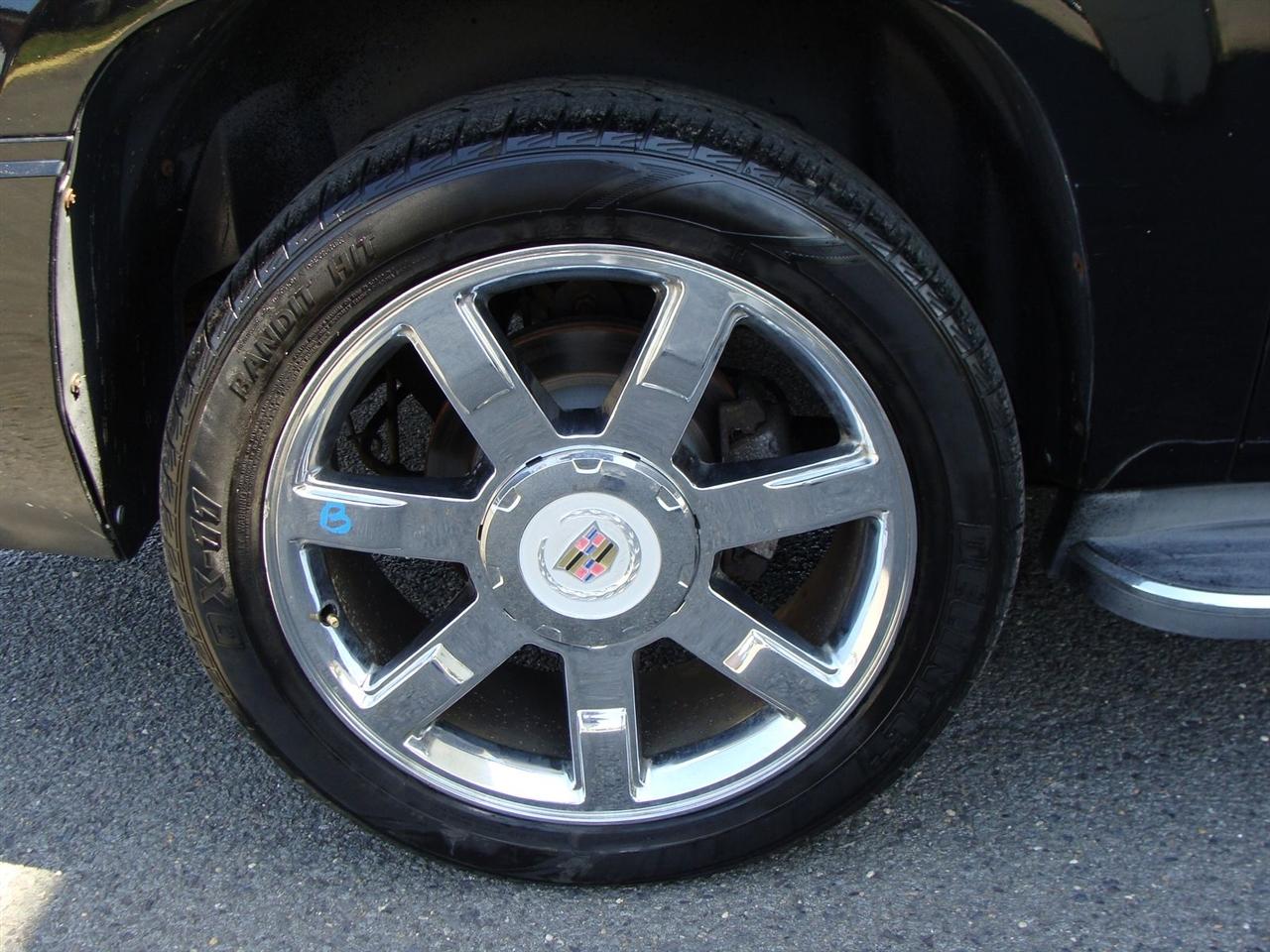 Cadillac Escalade ESV AWD 4dr Luxury 2012