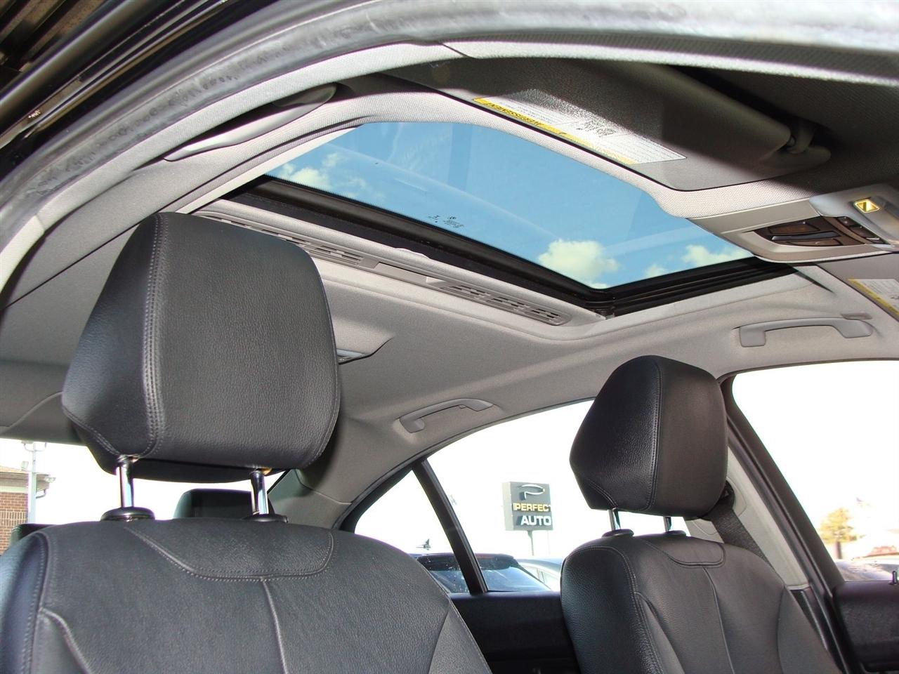BMW 3 Series 4dr Sdn 328i xDrive AWD SULEV 2015