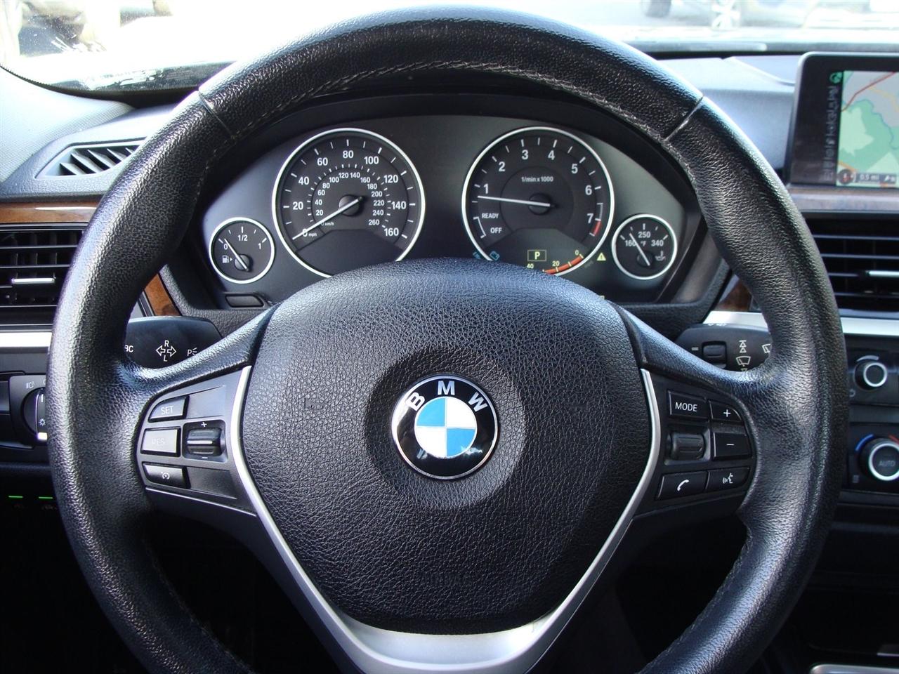 BMW 3 Series 4dr Sdn 328i xDrive AWD SULEV 2015