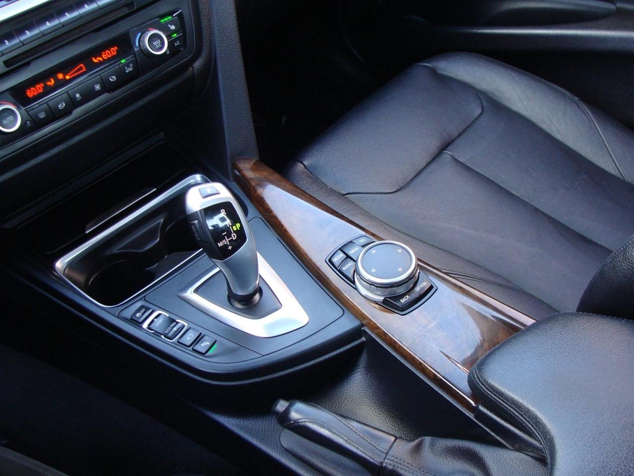 BMW 3 Series 4dr Sdn 328i xDrive AWD SULEV 2015