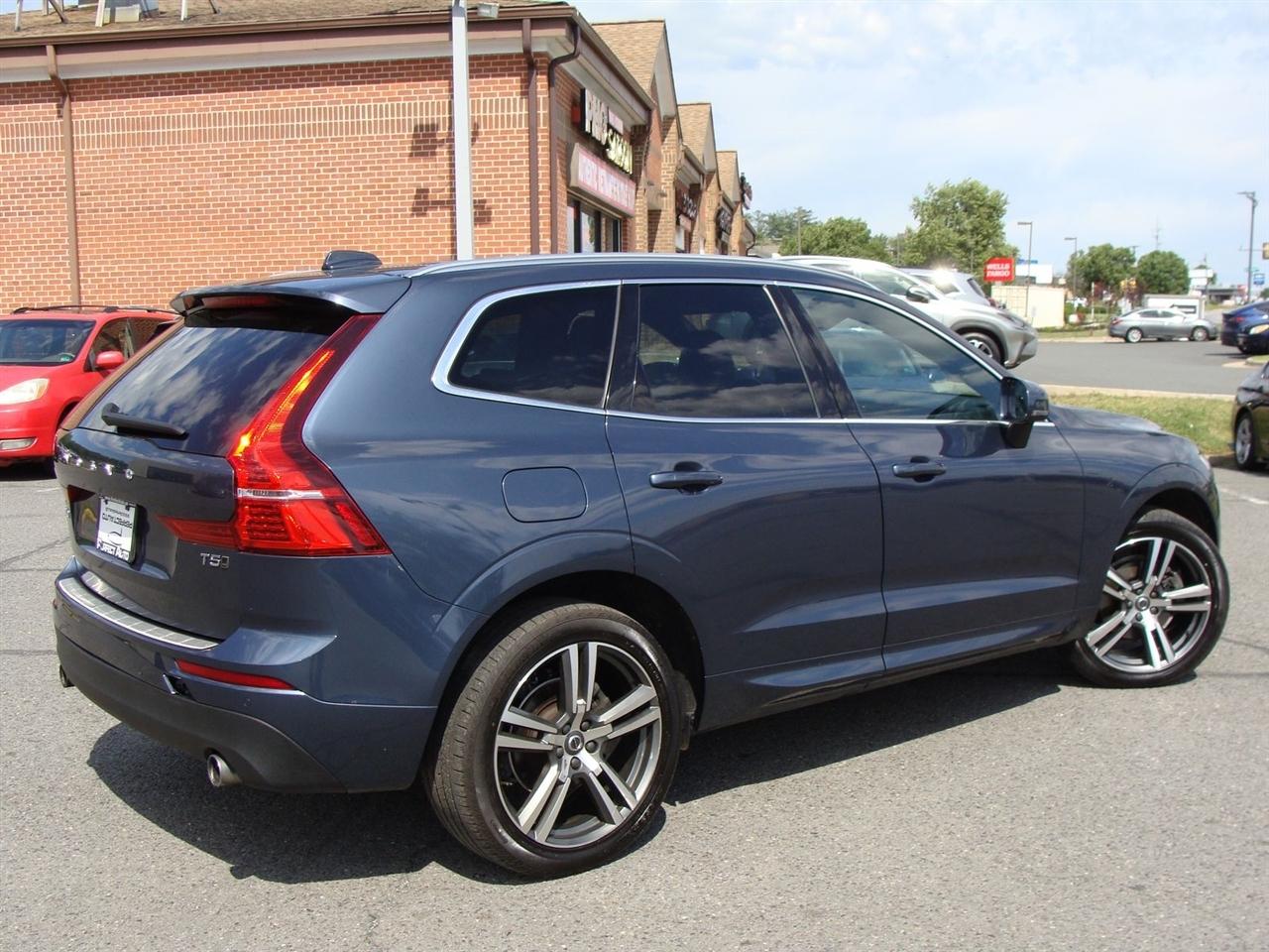 Volvo XC60 T5 AWD Momentum 2021