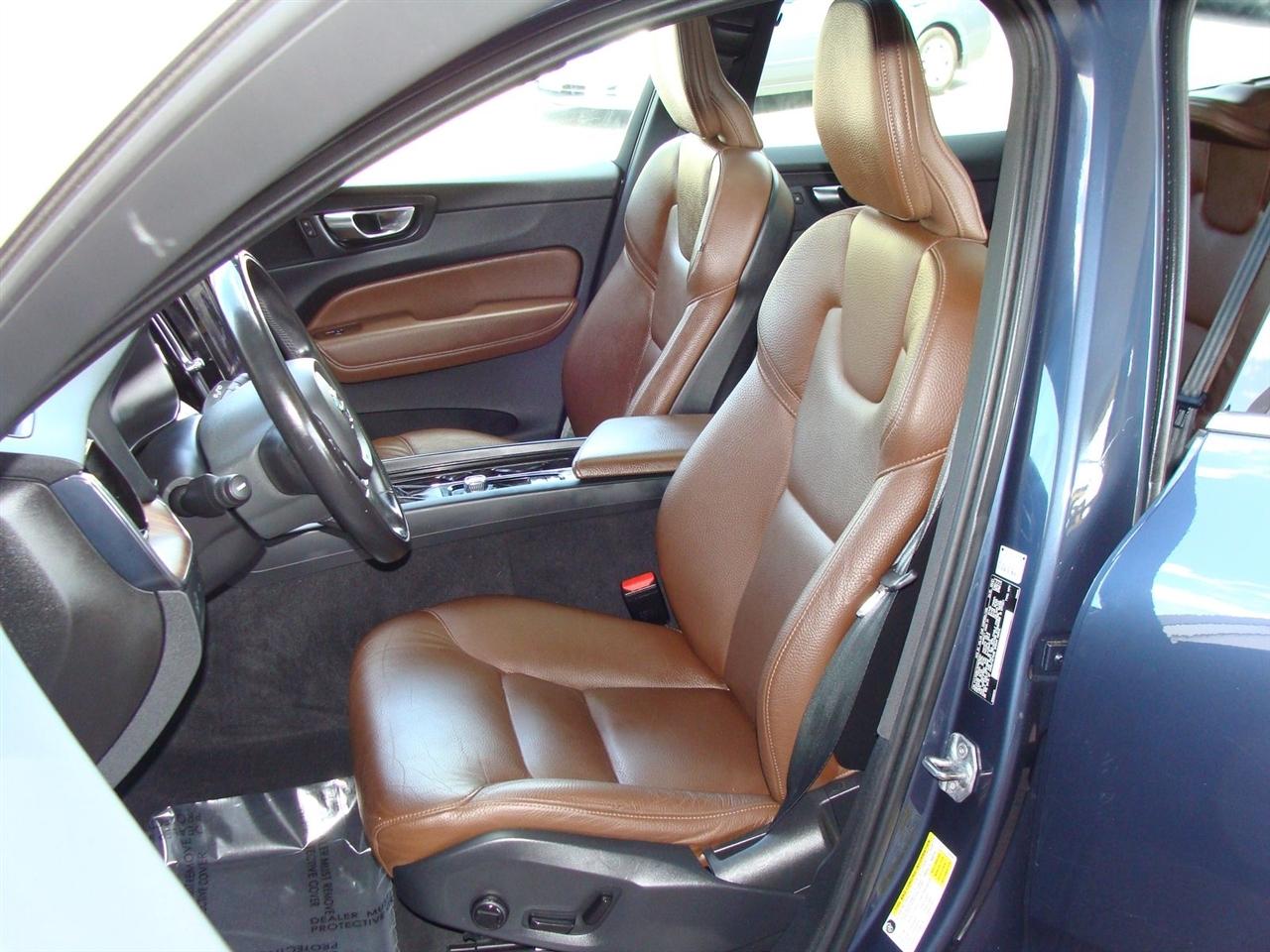 Volvo XC60 T5 AWD Momentum 2021