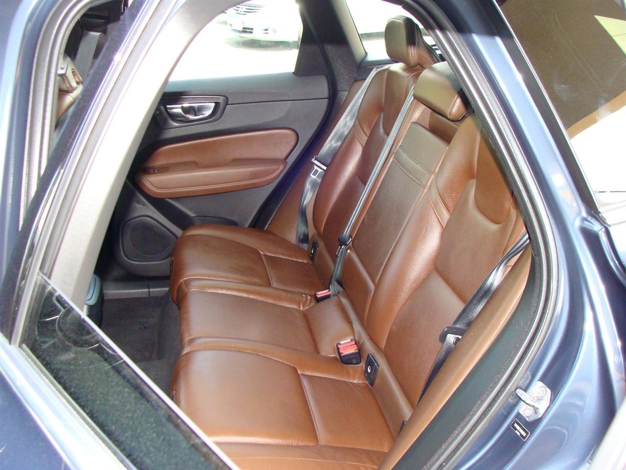 Volvo XC60 T5 AWD Momentum 2021