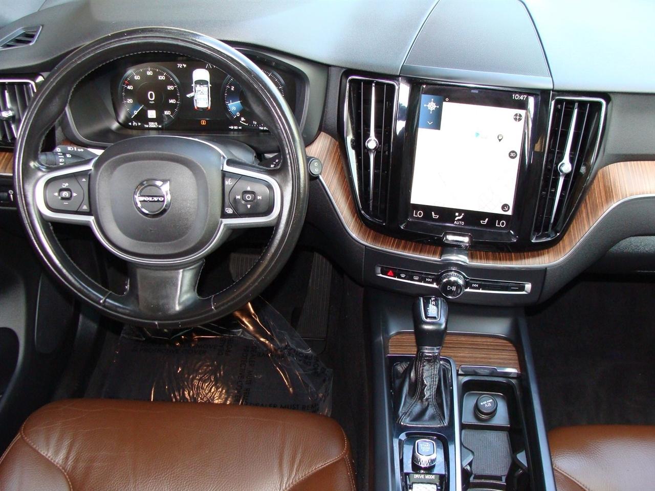 Volvo XC60 T5 AWD Momentum 2021
