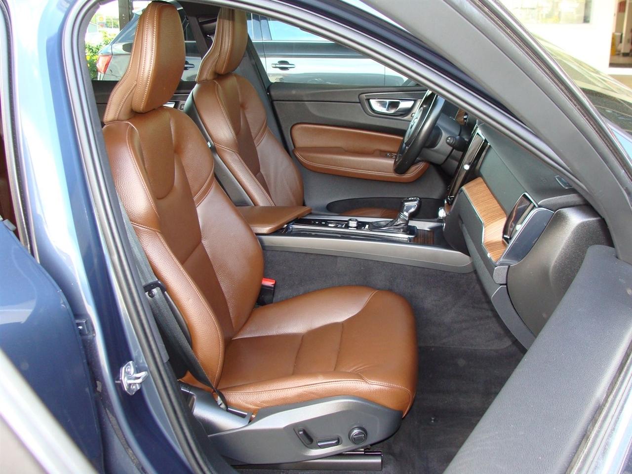 Volvo XC60 T5 AWD Momentum 2021