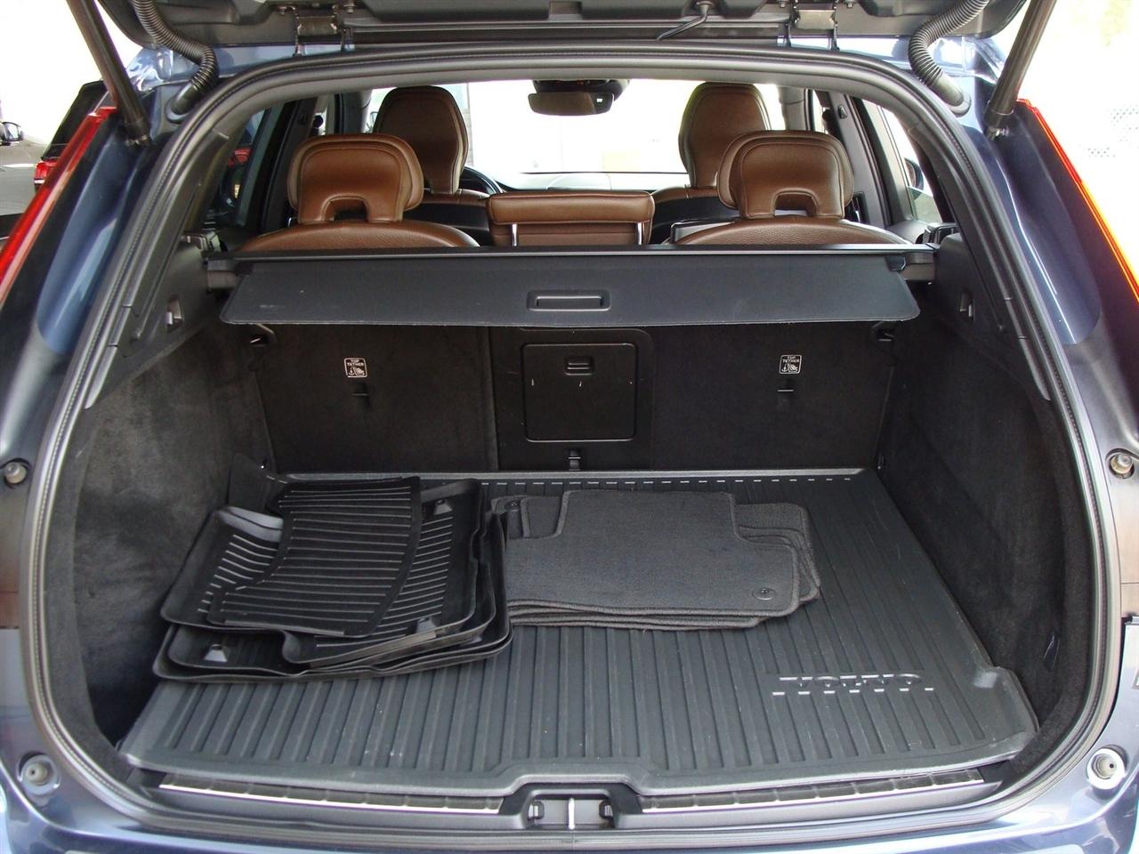 Volvo XC60 T5 AWD Momentum 2021