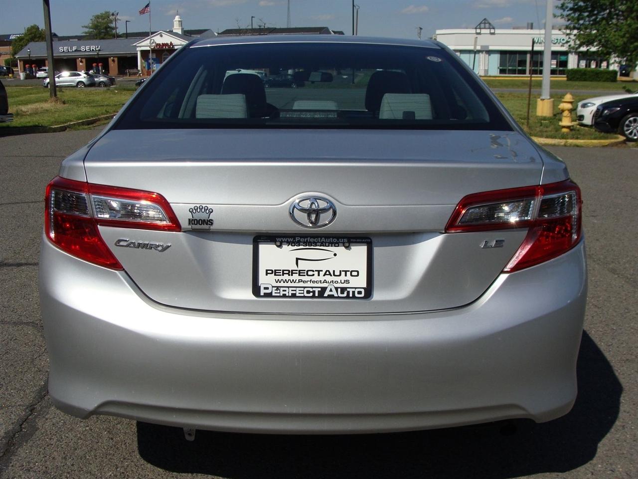 Toyota Camry 2014.5 4dr Sdn I4 Auto SE Sport (Natl) 2014