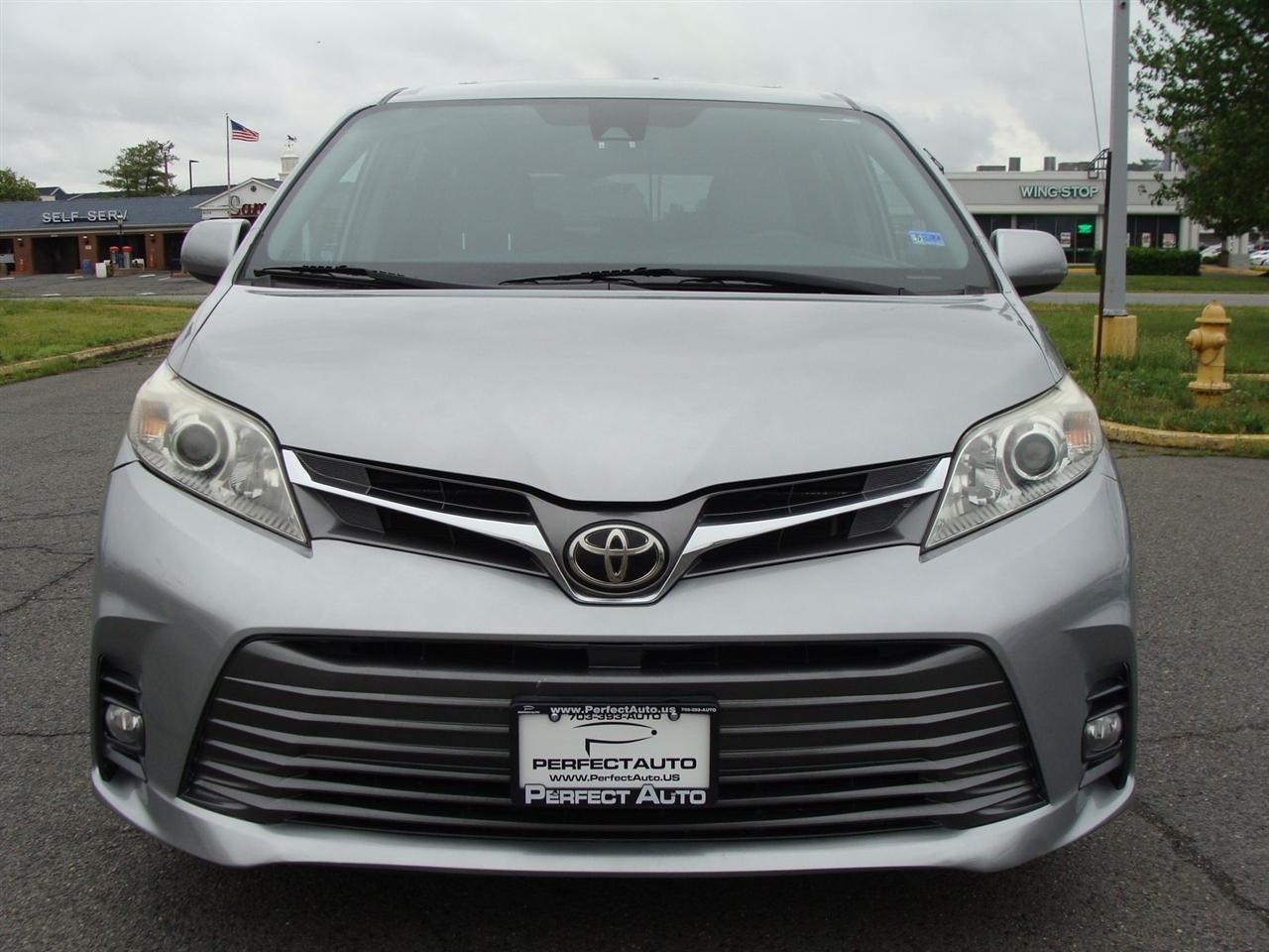 Toyota Sienna XLE Auto Access Seat FWD 7-Passenger (Natl) 2019