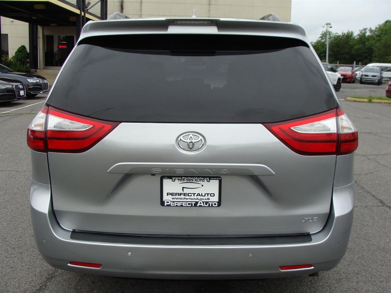Toyota Sienna XLE Auto Access Seat FWD 7-Passenger (Natl) 2019