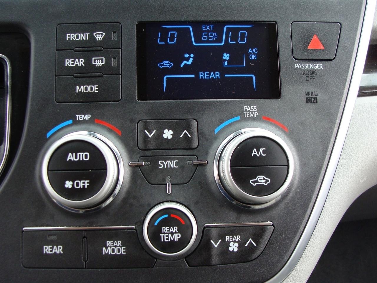 Toyota Sienna XLE Auto Access Seat FWD 7-Passenger (Natl) 2019