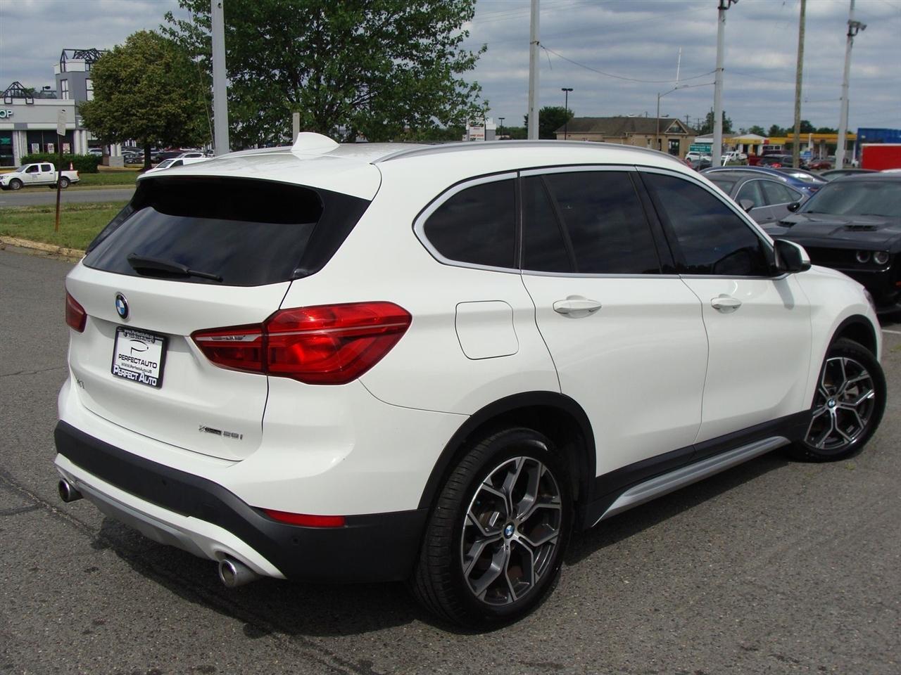 BMW X1 xDrive28i Sports Activity Vehicle 2021